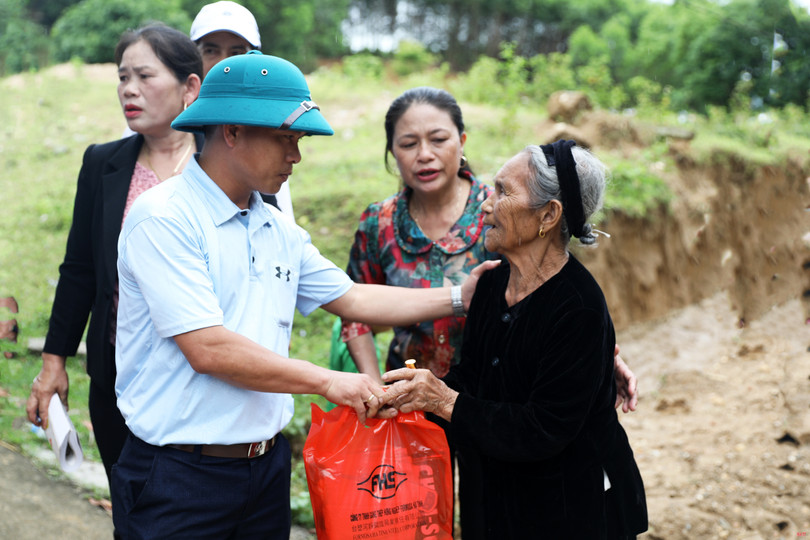 Formosa Hà Tĩnh bàn giao tuyến đường NTM trị giá hơn 1,6 tỷ đồng cho xã Kỳ Hoa