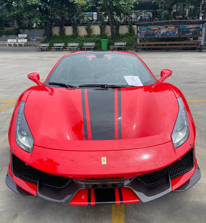 Ferrari 488 Pista Spider thứ 3 về Việt Nam