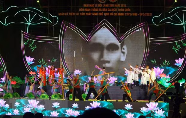 Khai mạc Lễ hội Làng Sen và Liên hoan tuồng, dân ca kịch toàn quốc
