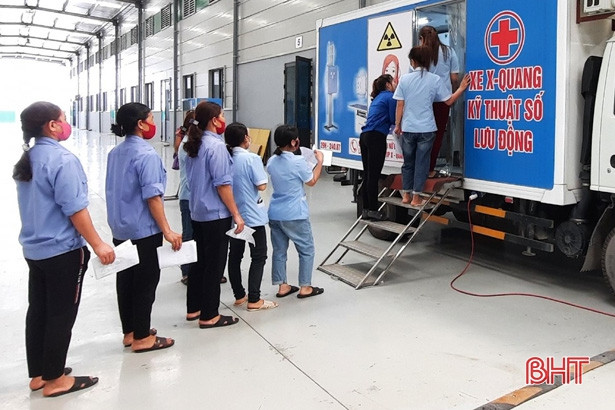 Công đoàn Hà Tĩnh tổ chức khám sức khỏe định kỳ cho hơn 10 nghìn người lao động