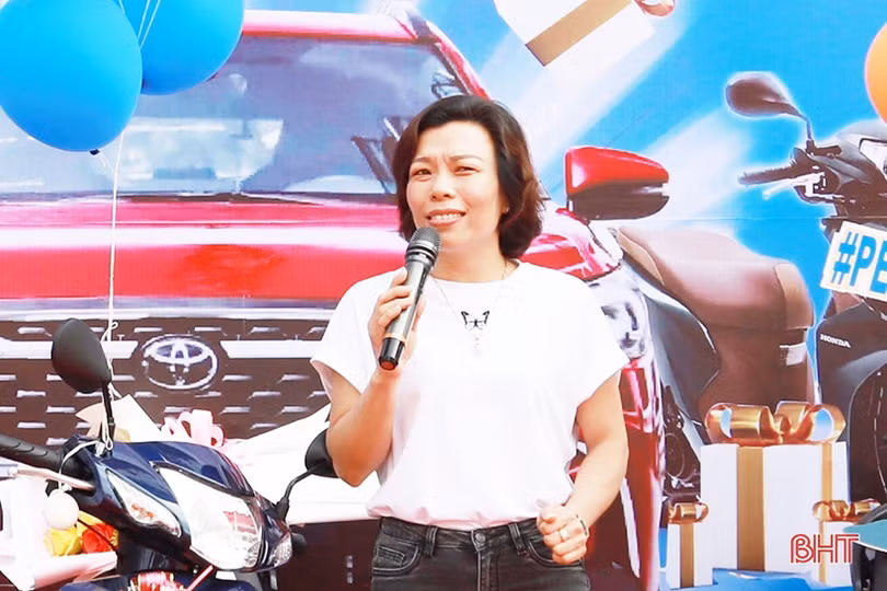 Công ty Xăng dầu Hà Tĩnh trao giải chương trình “Thanh toán thông minh - Lợi ích đồng hành”