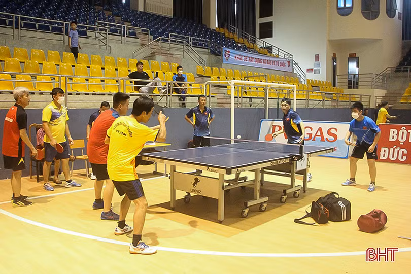Khởi tranh Giải Bóng bàn CLB Thành Đông mở rộng lần thứ nhất