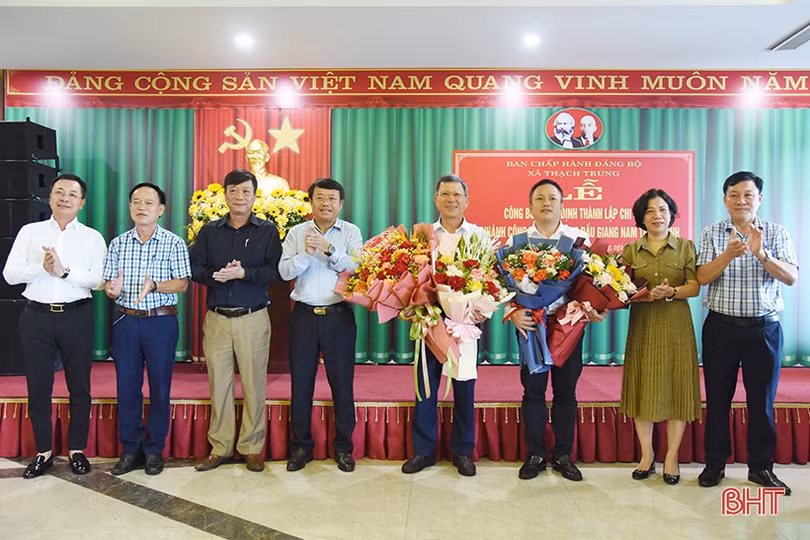 Công ty TNHH Xăng dầu Giang Nam hỗ trợ các gia đình có hoàn cảnh khó khăn ở Hà Tĩnh