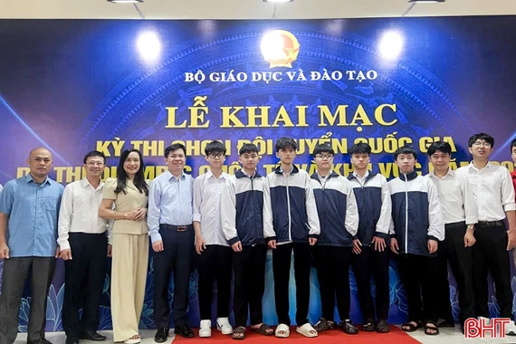 Học sinh Hà Tĩnh vào top 15 dự thi Olympic Tin học châu Á – Thái Bình Dương
