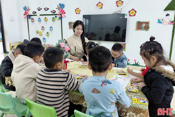 Cô giáo mầm non gieo yêu thương trên vùng biên Hà Tĩnh