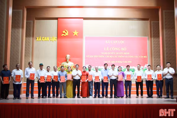 Các địa phương công bố nghị quyết về sắp xếp thôn, tổ dân phố