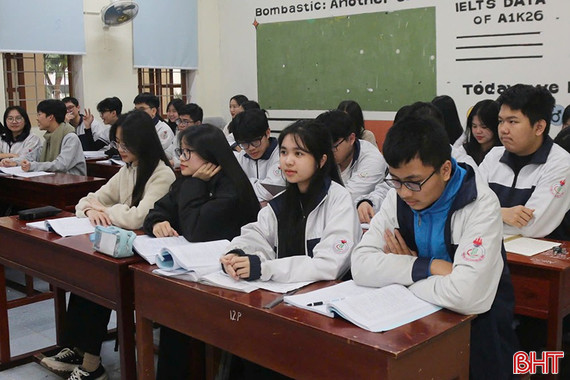 Hơn 1.200 thí sinh tham dự Kỳ thi chọn học sinh giỏi tỉnh lớp 11