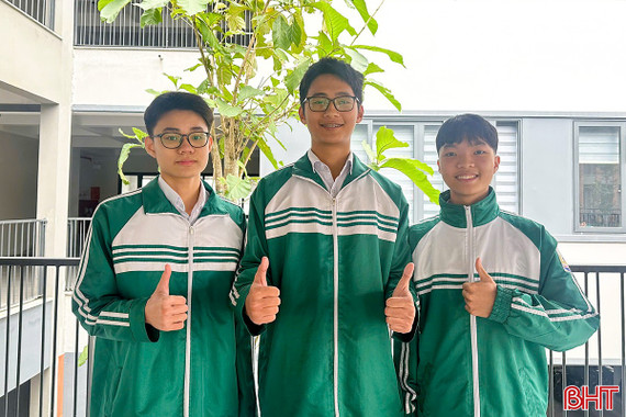 Cú “hat-trick” giải nhất HSG tỉnh của một lớp học