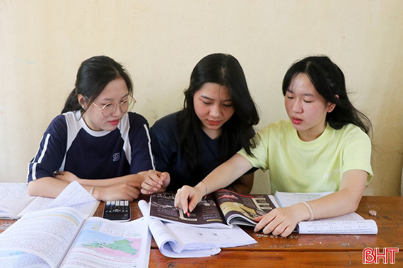 Học sinh lớp 12 dồn sức cho những ngày ôn tập cuối cùng
