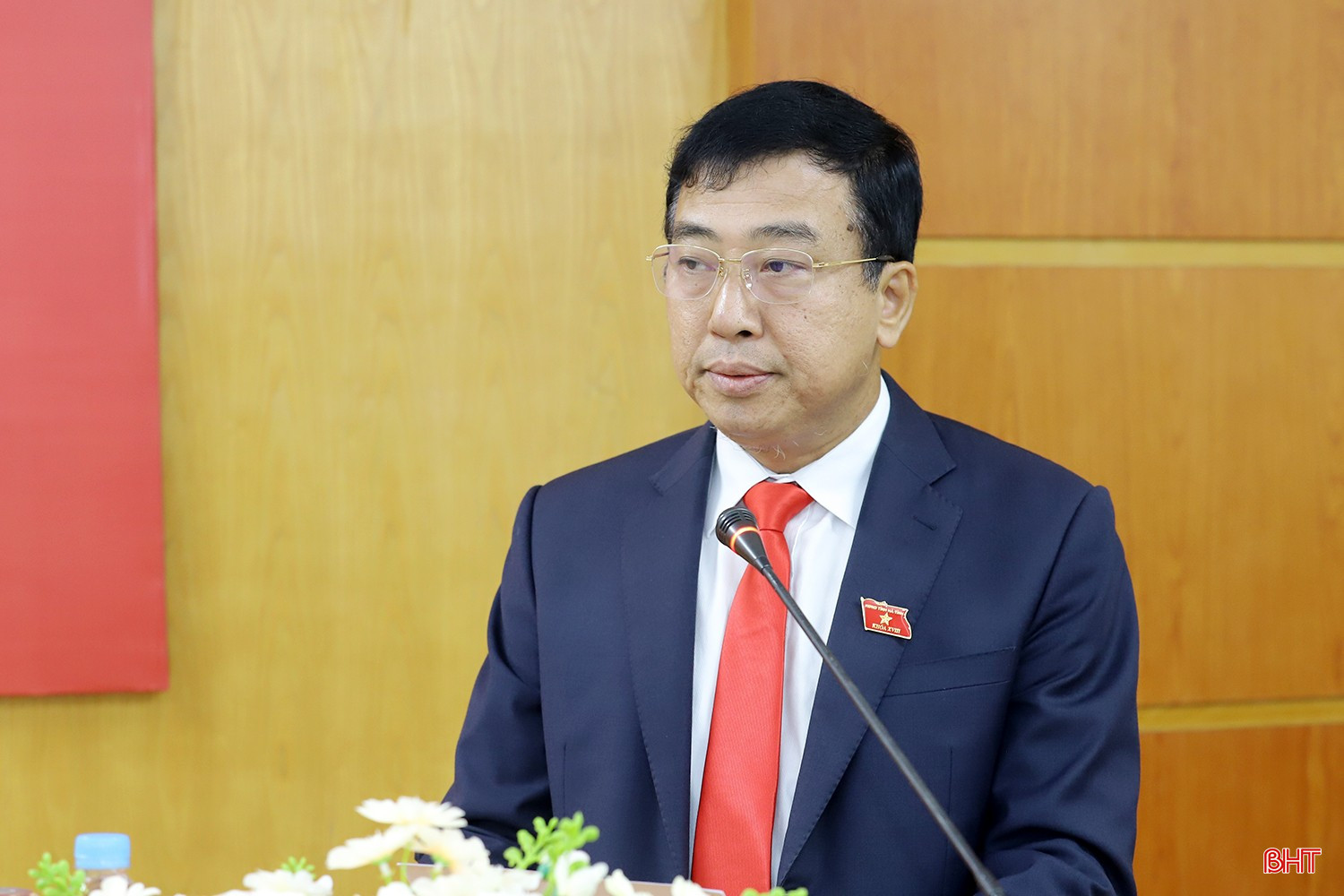 Phó Chủ tịch Thường trực HĐND tỉnh Trần Tú Anh phát biểu khai mạc kỳ họp. bqbht_br_ky-hop-32-hdnd-tinh-ha-tinh-10d.jpg