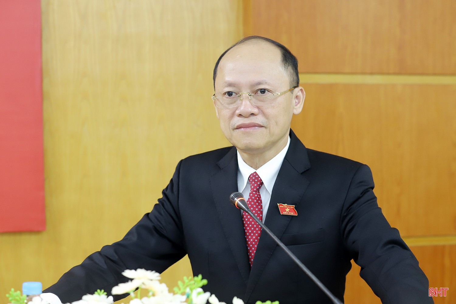 Phó Bí thư Thường trực Tỉnh ủy, Chủ tịch HĐND tỉnh Nguyễn Hồng Lĩnh phát biểu bế mạc kỳ họp. bqbht_br_ky-hop-32-hdnd-tinh-ha-tinh-5c.jpg