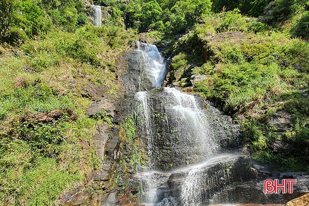 Hành trình vượt hơn 14 km đường rừng khảo sát thác Vũ Môn