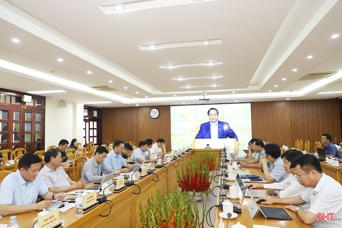 Đại biểu Hà Tĩnh theo dõi phiên họp. bqbht_br_6-4491.jpg
