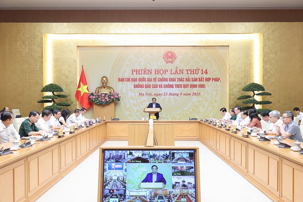 Thủ tướng Chính phủ Phạm Minh Chính chủ trì phiên họp 14 Ban Chỉ đạo chống khai thác hải sản bất hợp pháp, không báo cáo và không theo quy định - Ảnh: VGP/Nhật Bắc. img1800-1758617762221167054671.jpg