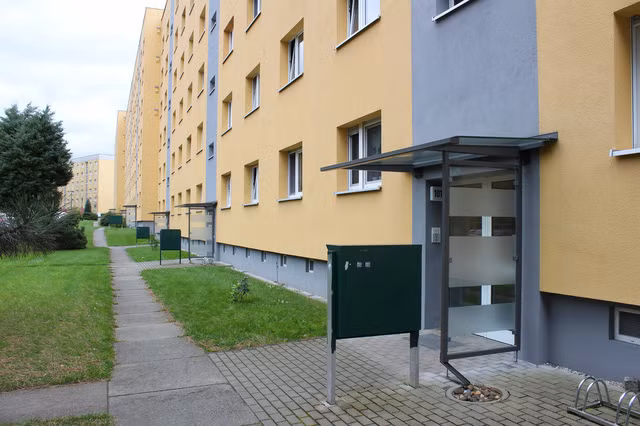 Những công trình gắn liền với ông Putin trong 5 năm làm điệp viên tại Đức ảnh 2 nhung cong trinh gan lien voi ong putin trong 5 nam lam diep vien tai duc