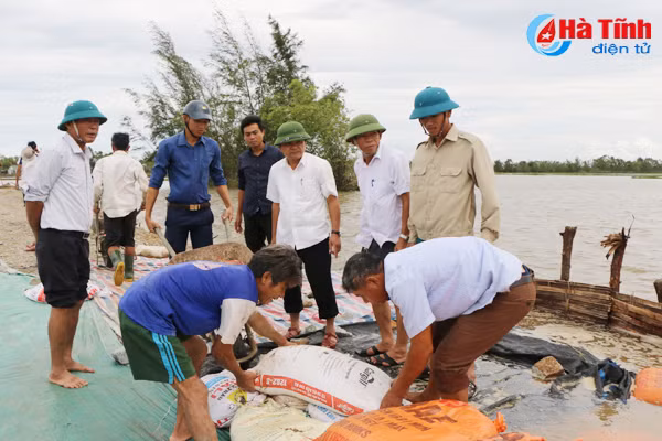 video 4 gio doc suc cuu de huu phu