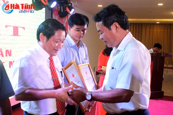 doanh nghiep htx la dong luc phat trien kinh te xoa doi giam ngheo