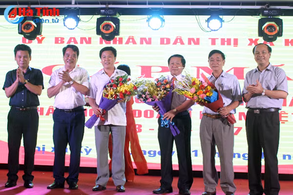 doanh nghiep htx la dong luc phat trien kinh te xoa doi giam ngheo