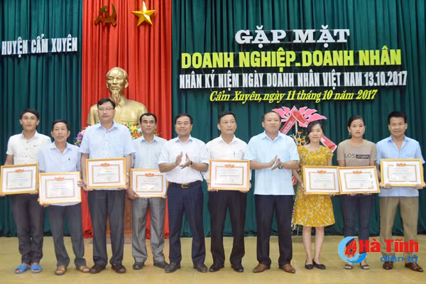 doanh nghiep htx la dong luc phat trien kinh te xoa doi giam ngheo