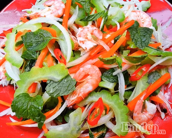 cuoi tuan thu mon nom tom tuoi muop dang trai nghiem moi me khong nen bo qua