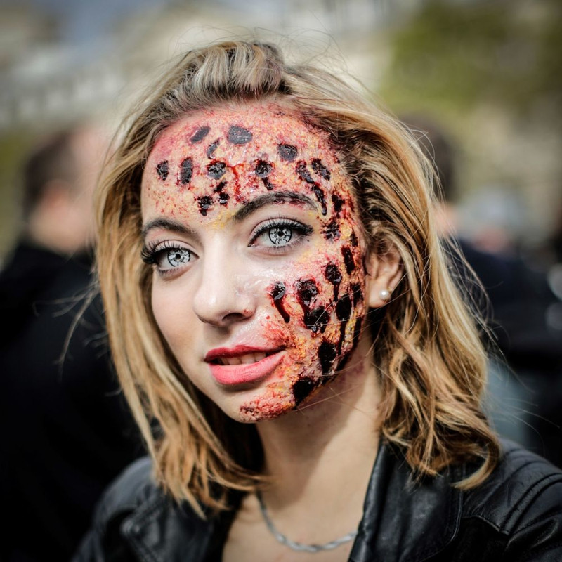 cuoc dieu hanh zombies kinh di tren duong pho paris