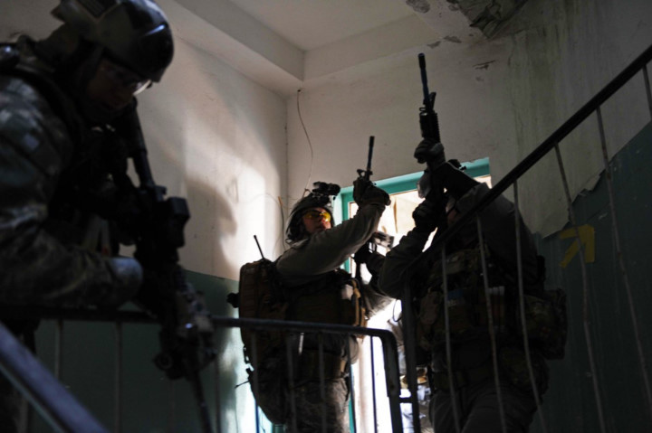 anh dac nhiem my tac chien trong moi dieu kien chien truong