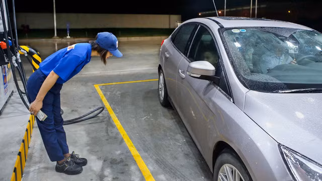 nguoi nhat da vao ban xang hay canh tranh that su