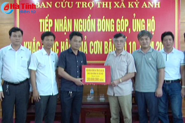 nhieu phan qua tiep tuc den voi ba con vung tam bao ky anh