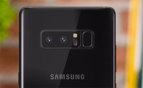 galaxy note 9 tich hop cam bien van tay duoi man hinh