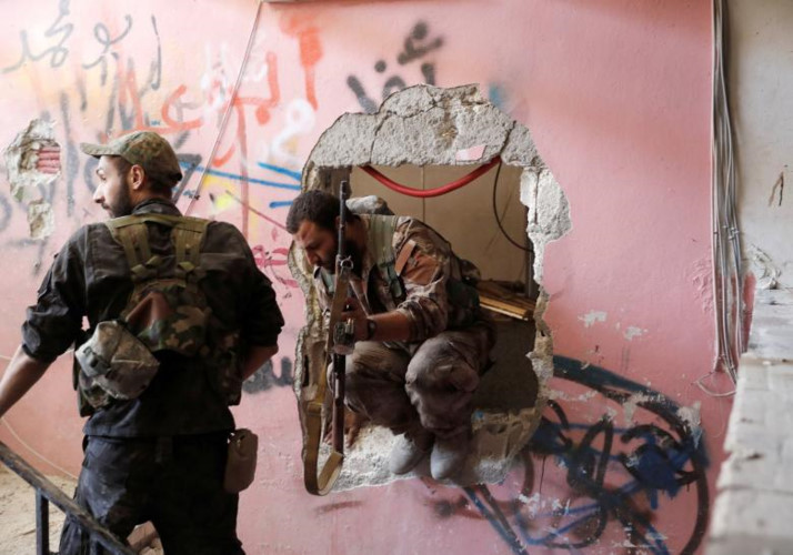 canh tan khoc dang so vi bom dan o raqqa trong cuoc chien chong is