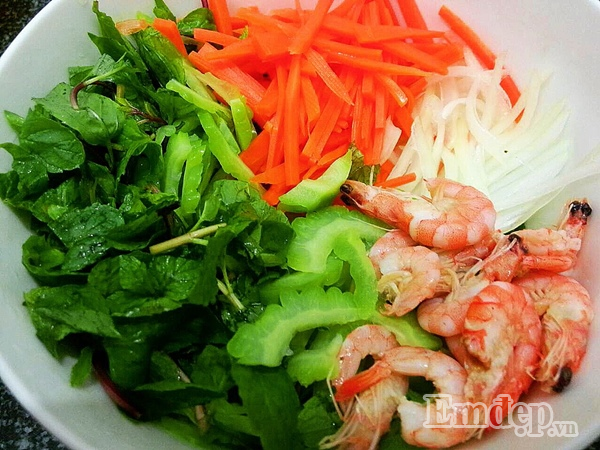 cuoi tuan thu mon nom tom tuoi muop dang trai nghiem moi me khong nen bo qua