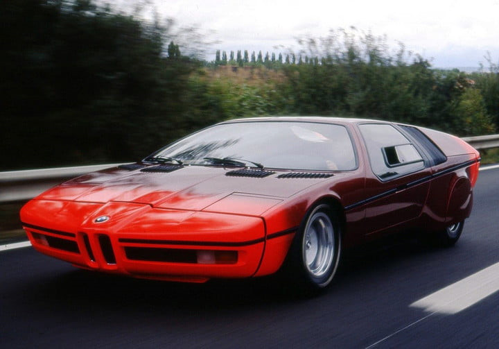 BMW Turbo (1972): Được quảng bá hết sức thành công về dòng xe thể thao coupe và sedan chạy số tự động tại thế vận hội Olympic 1972 ở Munich, Đức. Trông khá giống với chiếc Ferrari, nó đã được cải tiến khung xe để sử động cơ mid-mounted (động cơ đặt sau hai bánh trước và hộp số). Tuy nhiên BMW chưa bao giờ sản xuất Turbo, và nó vẫn chỉ là một nghiên cứu với thiết kế đơn giản. 10 ban concept xe hoi an tuong nhat moi thoi dai