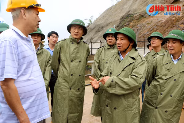 xa lu dung quy trinh dam bao an toan cho nguoi va tai san trong mua bao