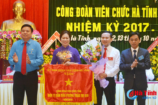 xay dung doi ngu can bo cong chuc vien chuc dap ung yeu cau trong tinh hinh moi