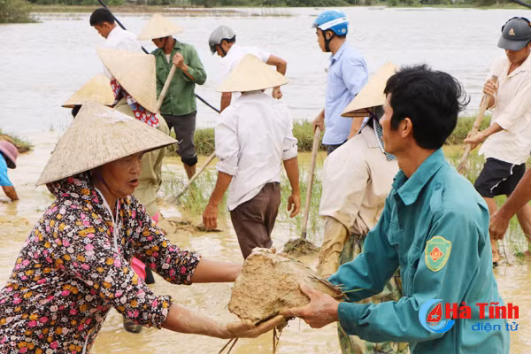 video 4 gio doc suc cuu de huu phu