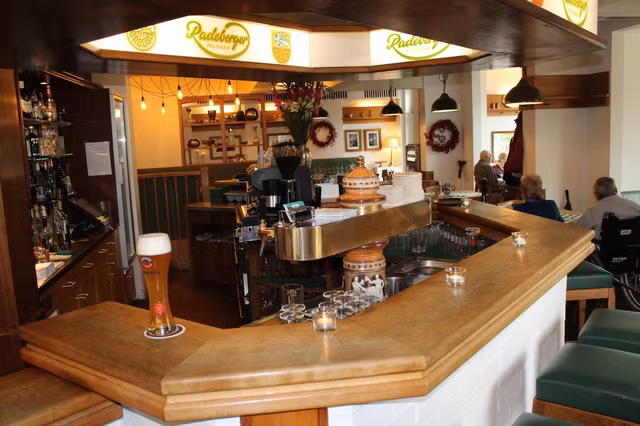 Những công trình gắn liền với ông Putin trong 5 năm làm điệp viên tại Đức ảnh 8 nhung cong trinh gan lien voi ong putin trong 5 nam lam diep vien tai duc