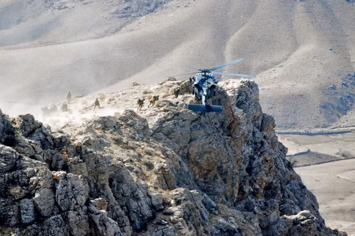 anh dac nhiem my tac chien trong moi dieu kien chien truong