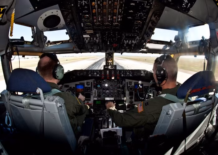 ben trong bieu tuong chien tranh cua nuoc my