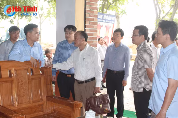 lua chon doanh nghiep de ho tro nhan rong cac mo hinh khoi nghiep