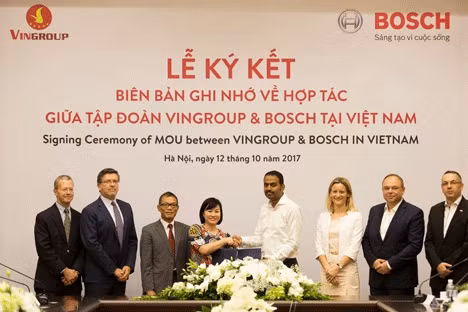 vingroup bosch bat tay san xuat oto xe may dien