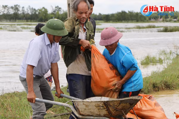 video 4 gio doc suc cuu de huu phu