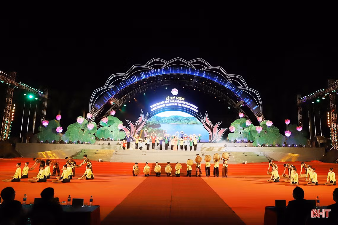 Lời Người vọng mãi núi Hồng sông La