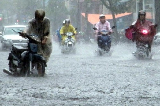 ranh thap gay mua lan xuong mien trung