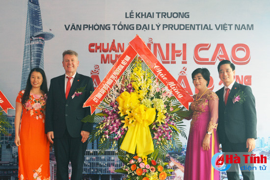 prudential khai truong van phong tong dai ly tieu chuan moi tai ha tinh