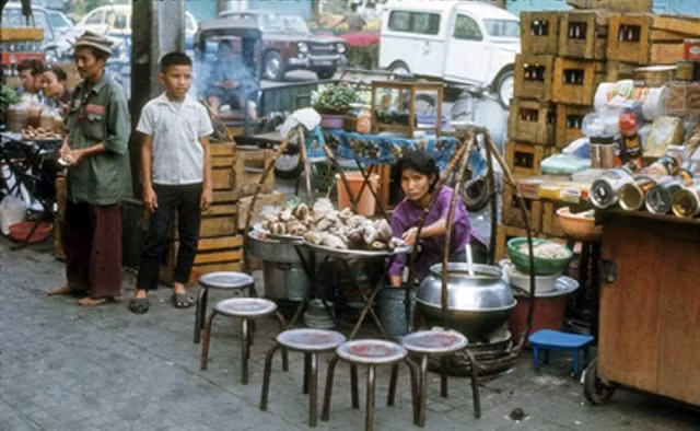 kham pha sai gon truoc 1975 qua van hoa am thuc duong pho