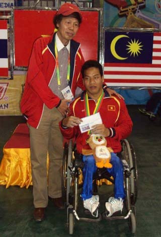 cuoc doi dam nuoc mat va chuyen tinh dep nhu co tich cua nha vo dich