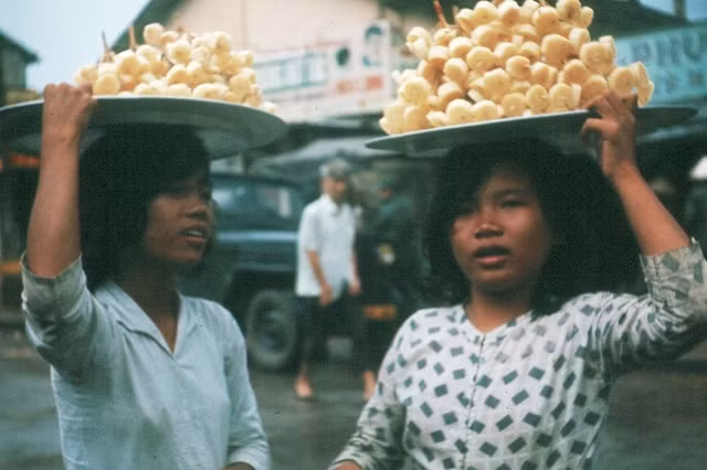 kham pha sai gon truoc 1975 qua van hoa am thuc duong pho