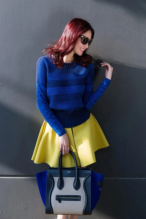 Bên cạnh các mốt túi thời thượng như Chanel Boy, Hermes, Dior dáng mi ni, Khánh My cũng "tậu" cho mình mẫu túi Luggage Tote được hàng hoạt ngôi sao thế giới ưa chuộng, sản phẩm có giá tầm 2.500 USD (khoảng 55 triệu đồng). sao viet va 5 mau tui mang ve dep kinh dien