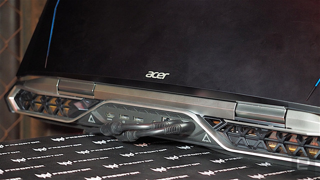 sieu quai vat acer predator 21x viet lai lich su cua laptop