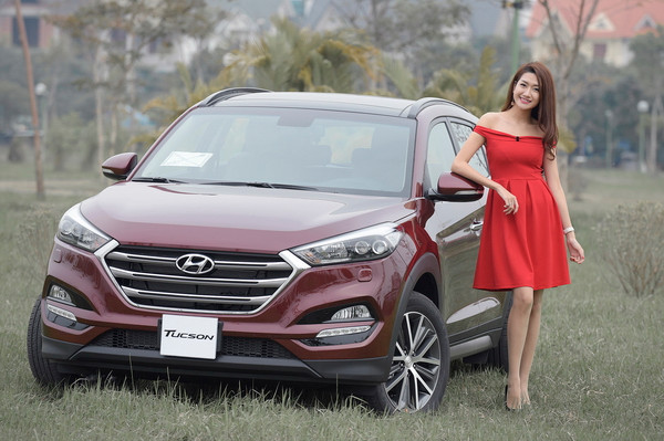 Hyundai Tucson 2016 hyundai santa fe tucson va elantra dong loat giam gia 30 trieu
